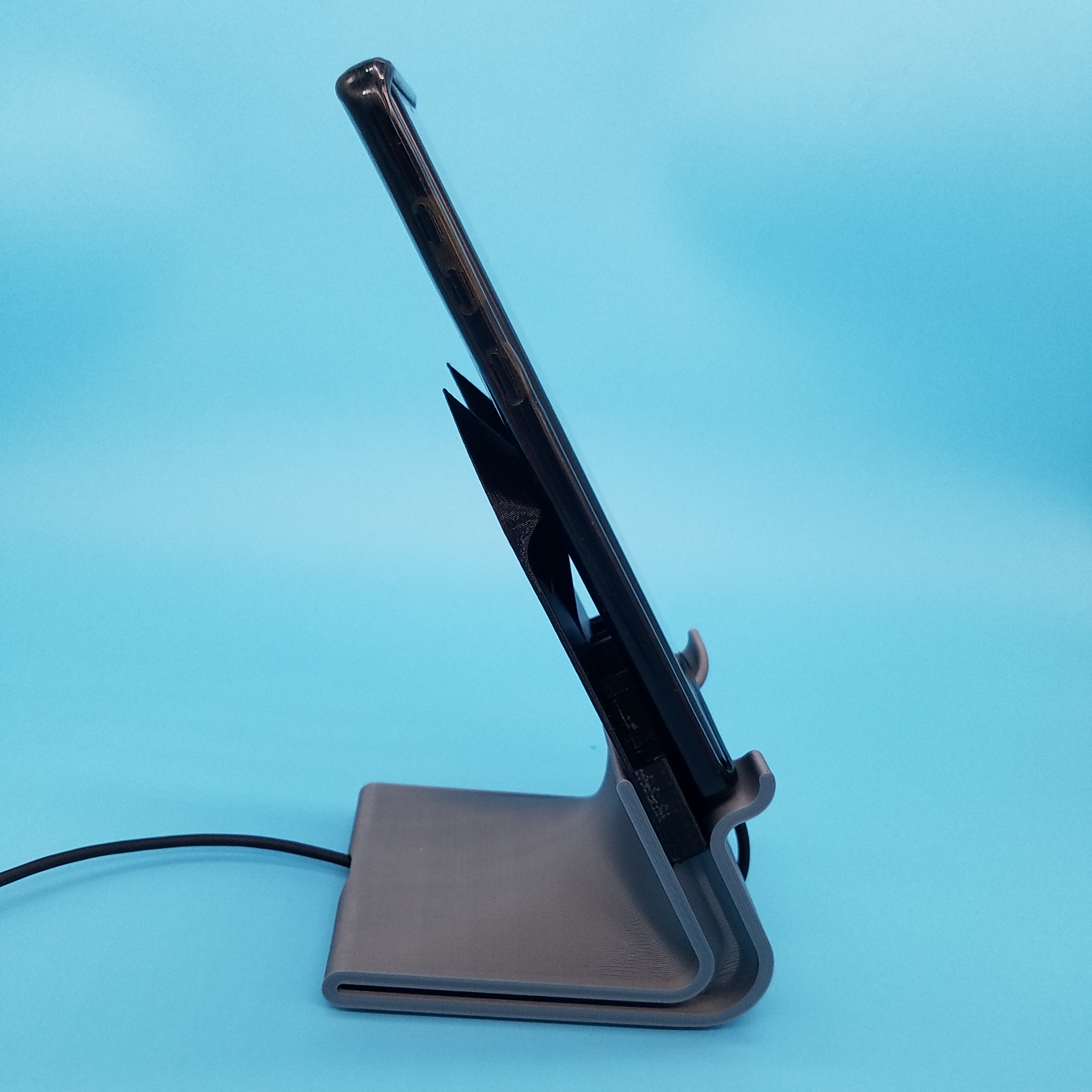 3D file Batman, Phone Holder For Desk, Personalized Phone Stand・Design