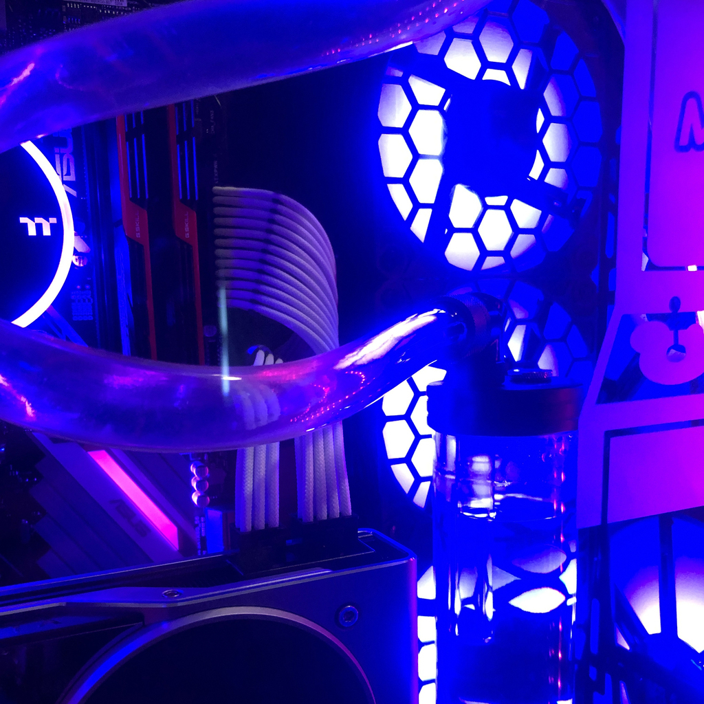 Free 3D file 120mm Hexagonal Fan Cover for Thermaltake Fans・Design to