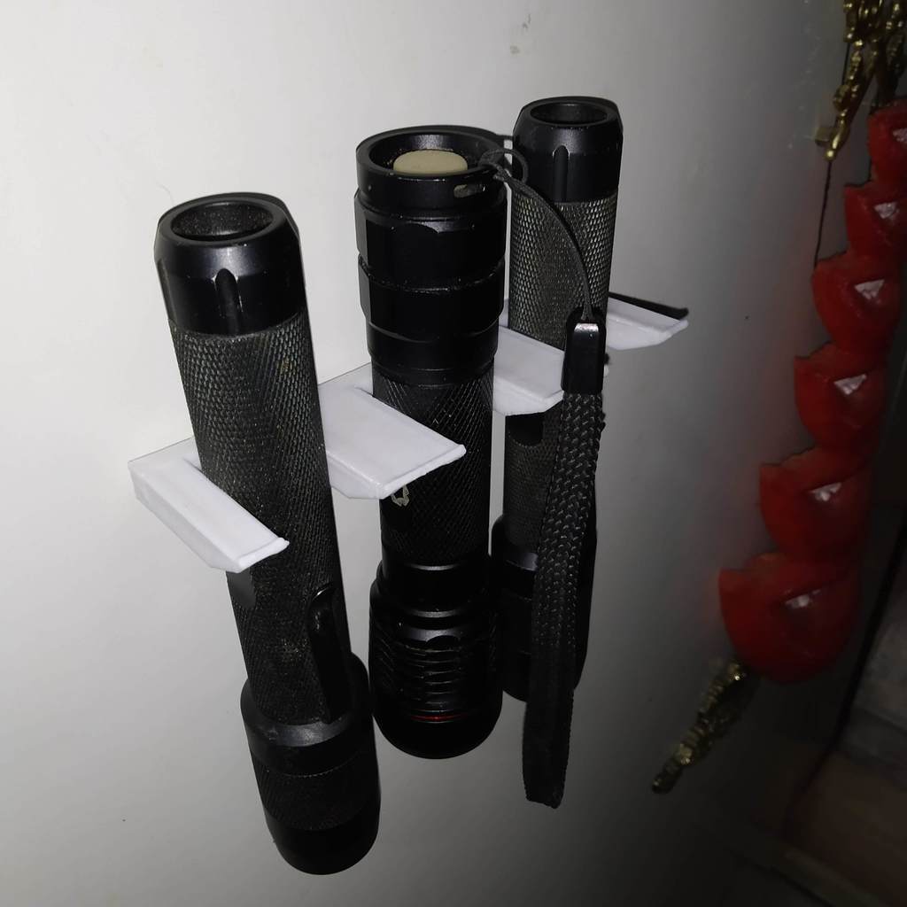 Free STL file wall mount flashlight / Taschenlampe・3D printing idea to