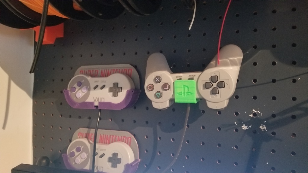 Free 3D file Playstation Classic Pegboard Controller Holder・3D print