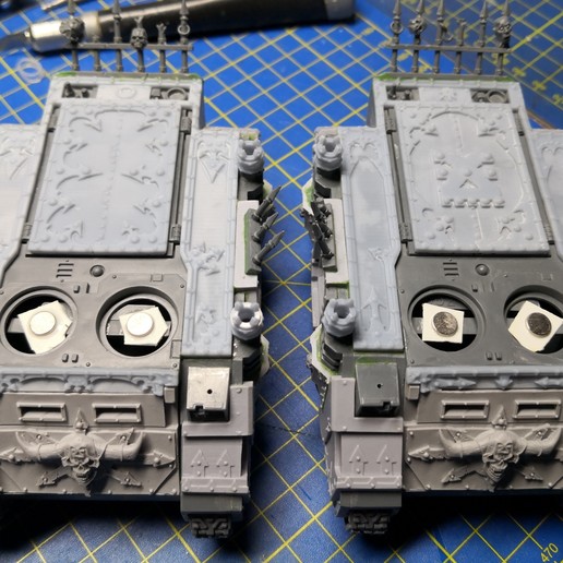 3D printing Chaos space marines Rhino top hatch trims ...
