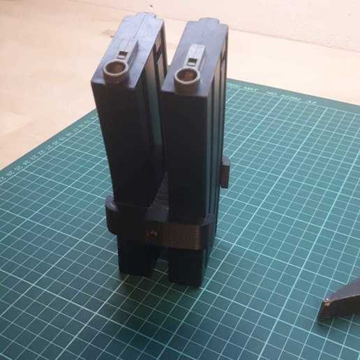 Download free STL file Airsoft M4 DualMagazine Holder • 3D printer