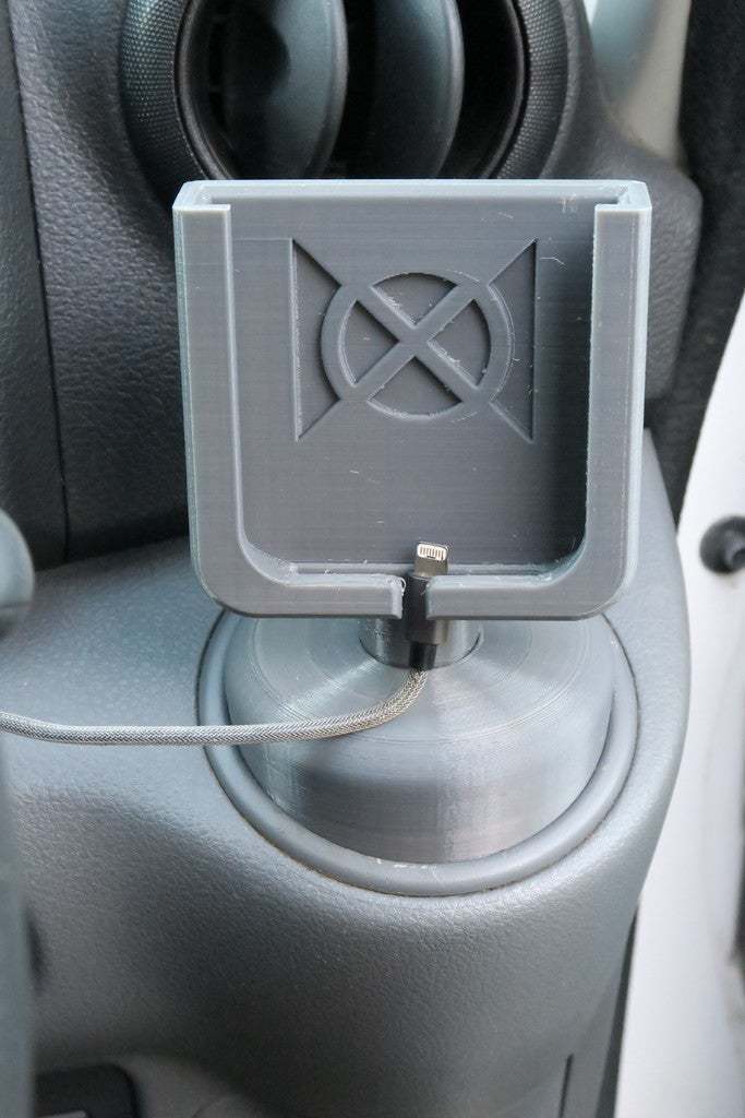 Free STL file iPhone Holder for Nissan NV200 📱・3D print design to