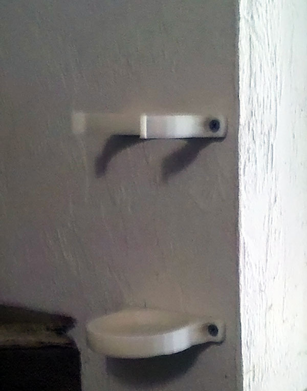 Free 3D file Spray Can Wall Mount (for fire extinguisher)・3D printable