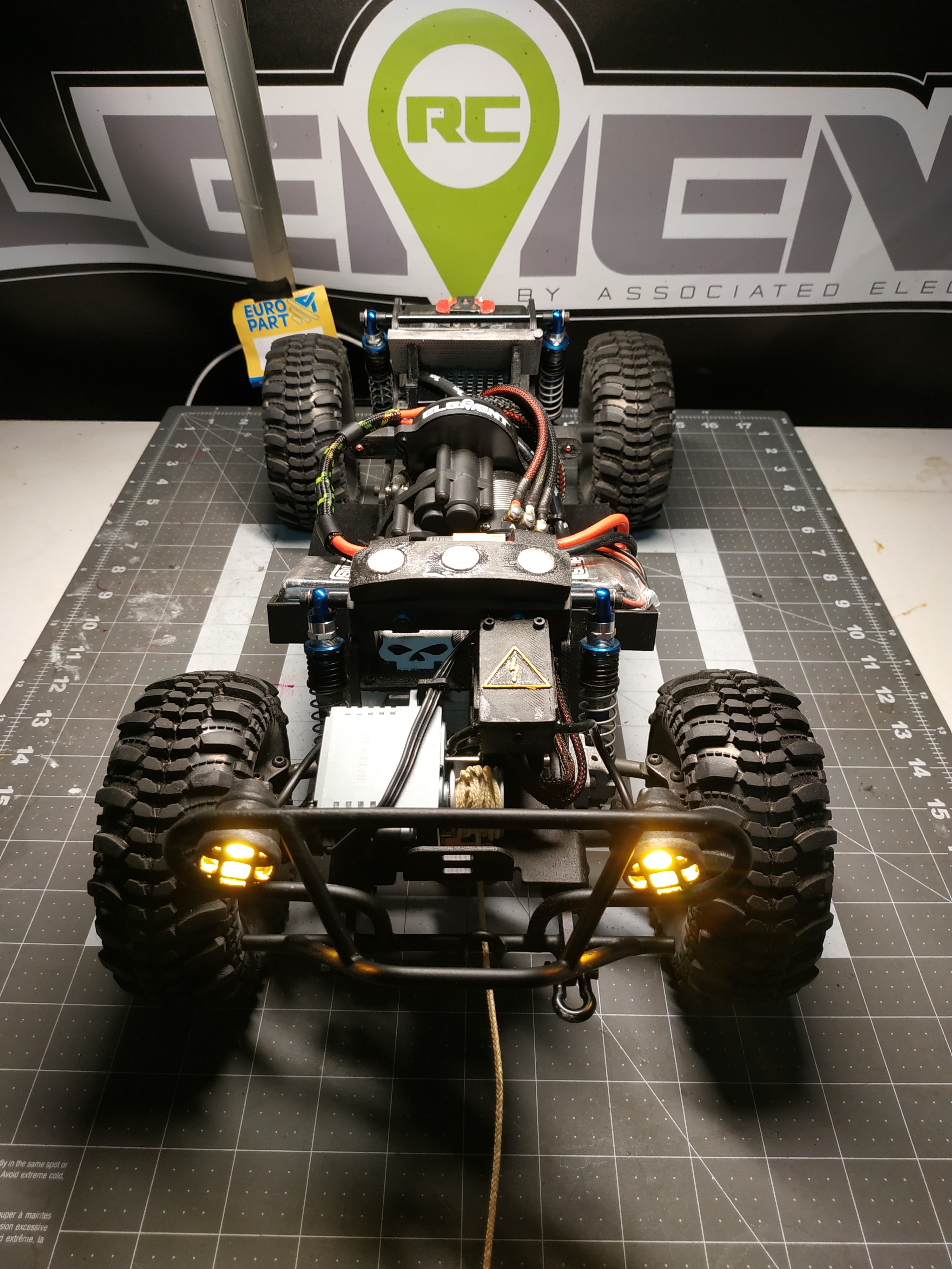 Free STL file receiver box for "Team garage hack" dual servo mount and "Gspeed" LCG chassis・3D