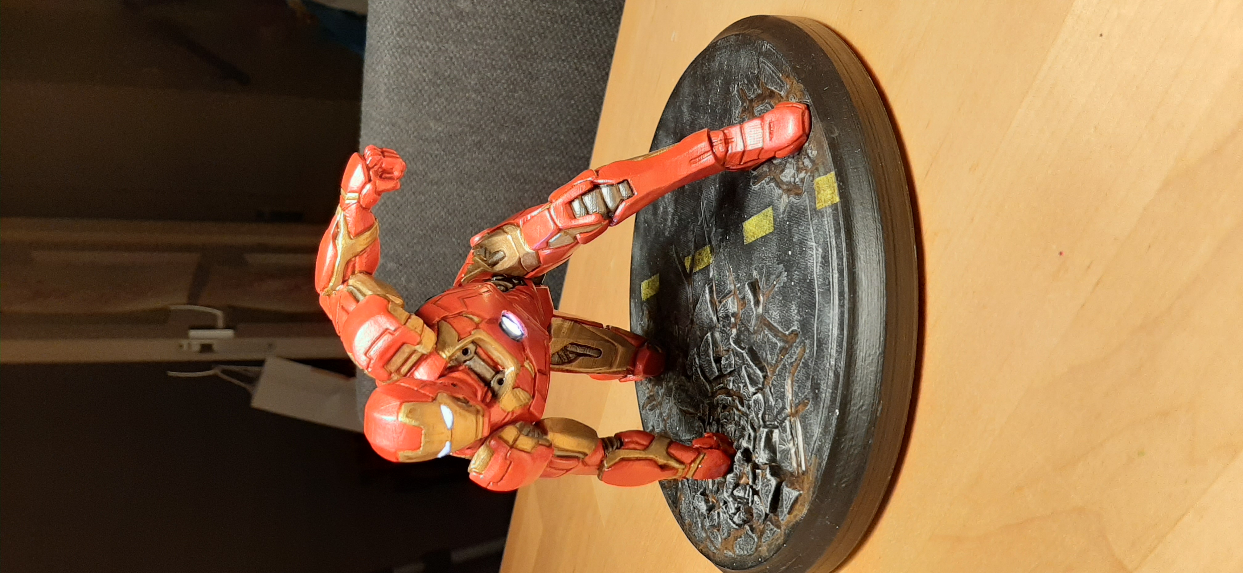 Бесплатный 3D файл Фигурка Железного человека 🎲・Модель 3D-принтера для ...