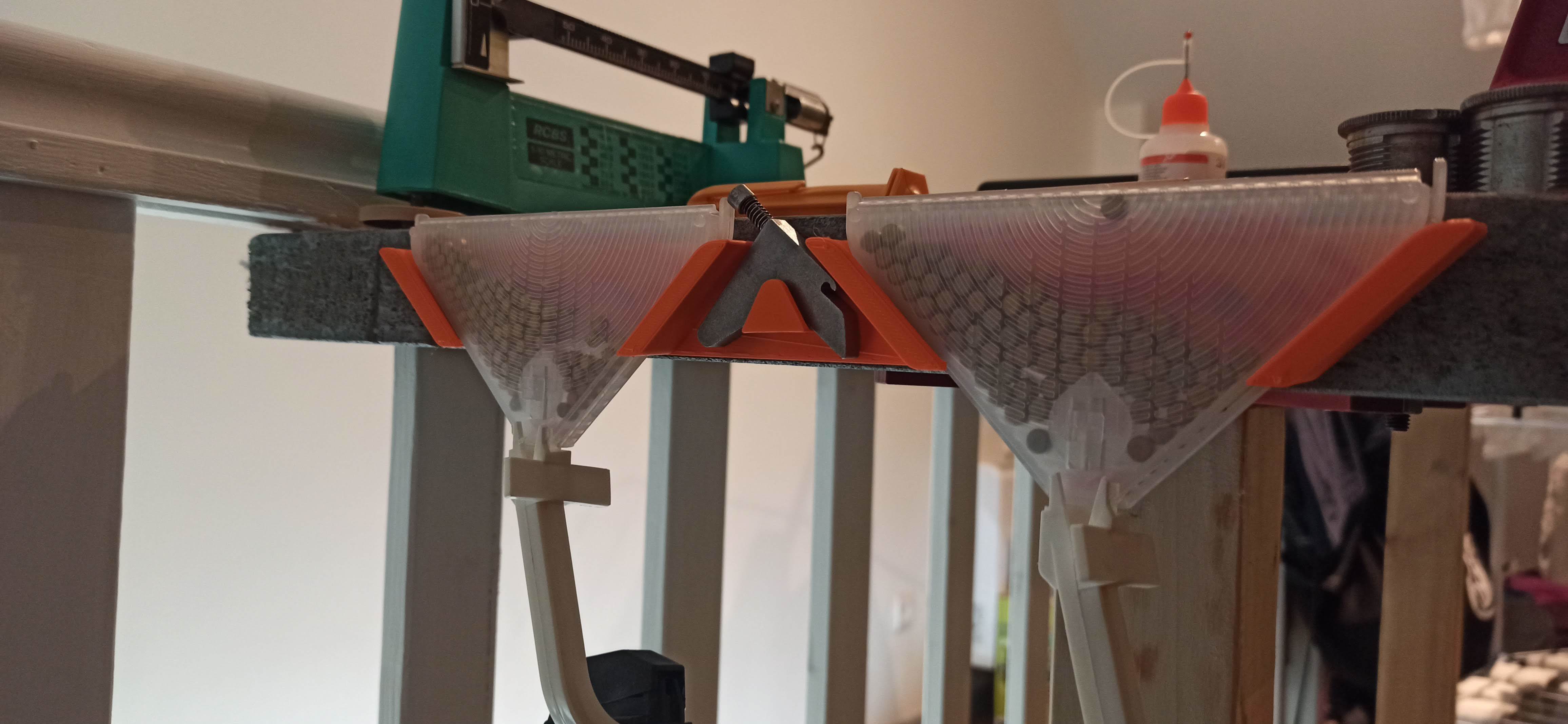 Free STL file Lee Safety Primer Feed" v1.1 Double Holder for Primer