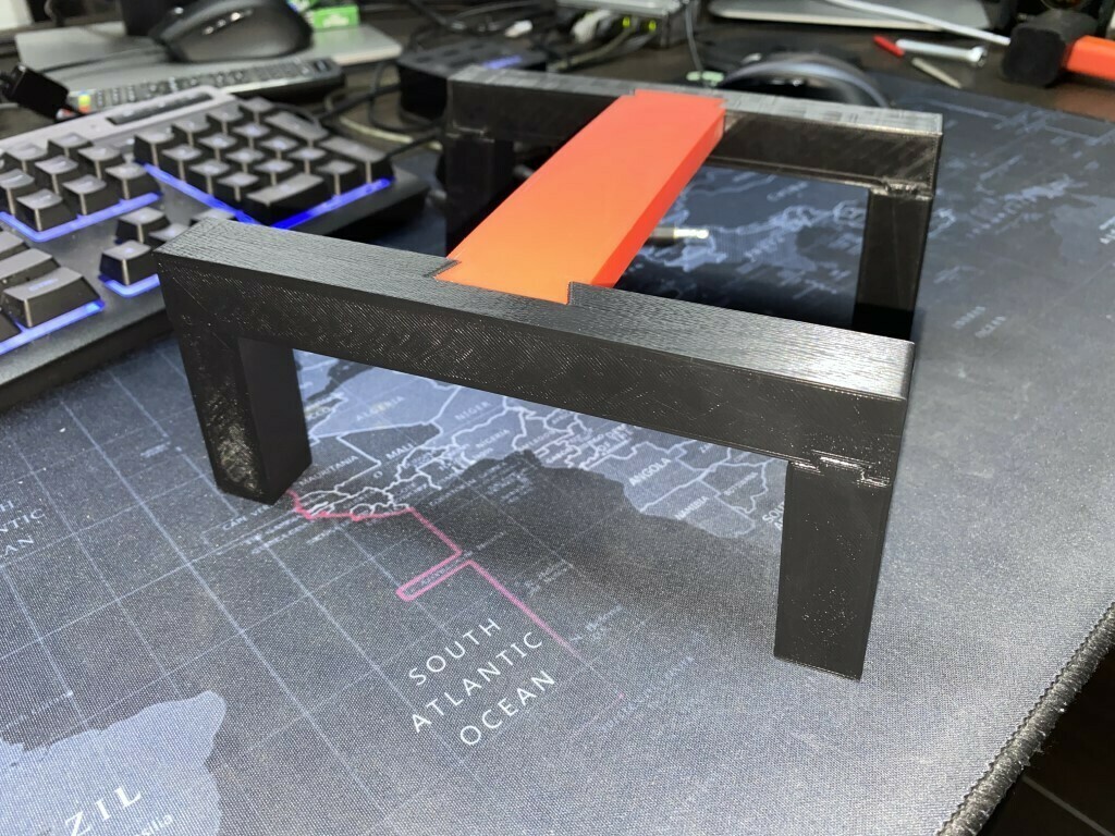 Free 3D file Simple Monitor Stand 2.0・3D printer design to download・Cults