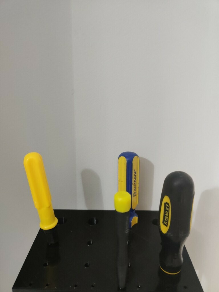 Free 3D file Universal Screwdrivers Wall Holder・3D printing design to