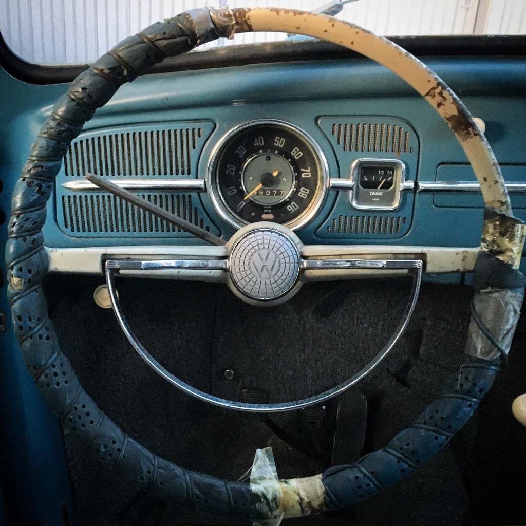 Free STL file Volkswagen Beetle Horn Button (19601971)・3D printable