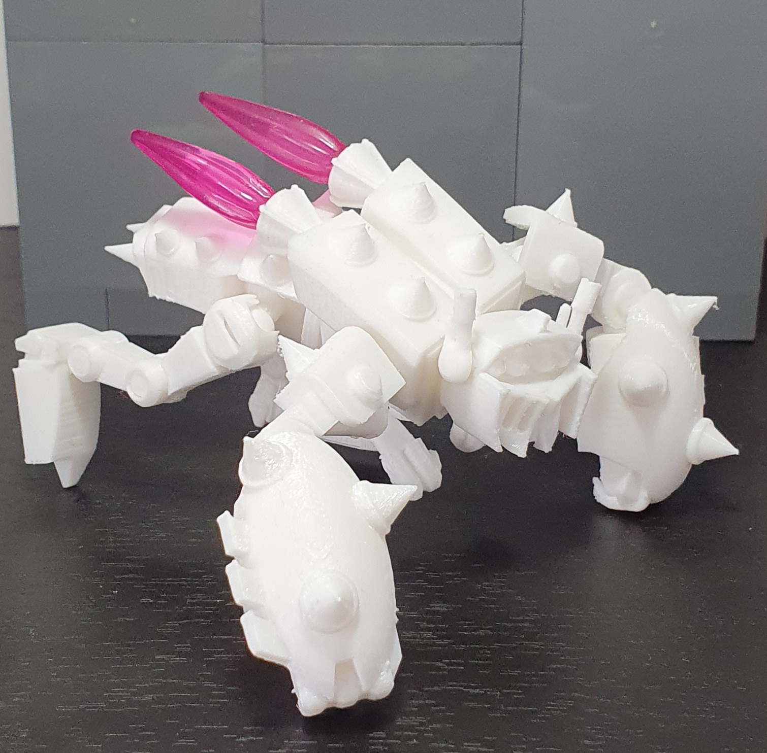 STLDatei Transformers IDW Insecticon Bob Generations scale 🤖・Design