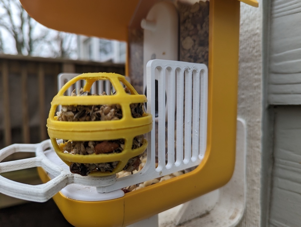Free 3D file Bird Buddy fence for use with suet ball holder・3D print