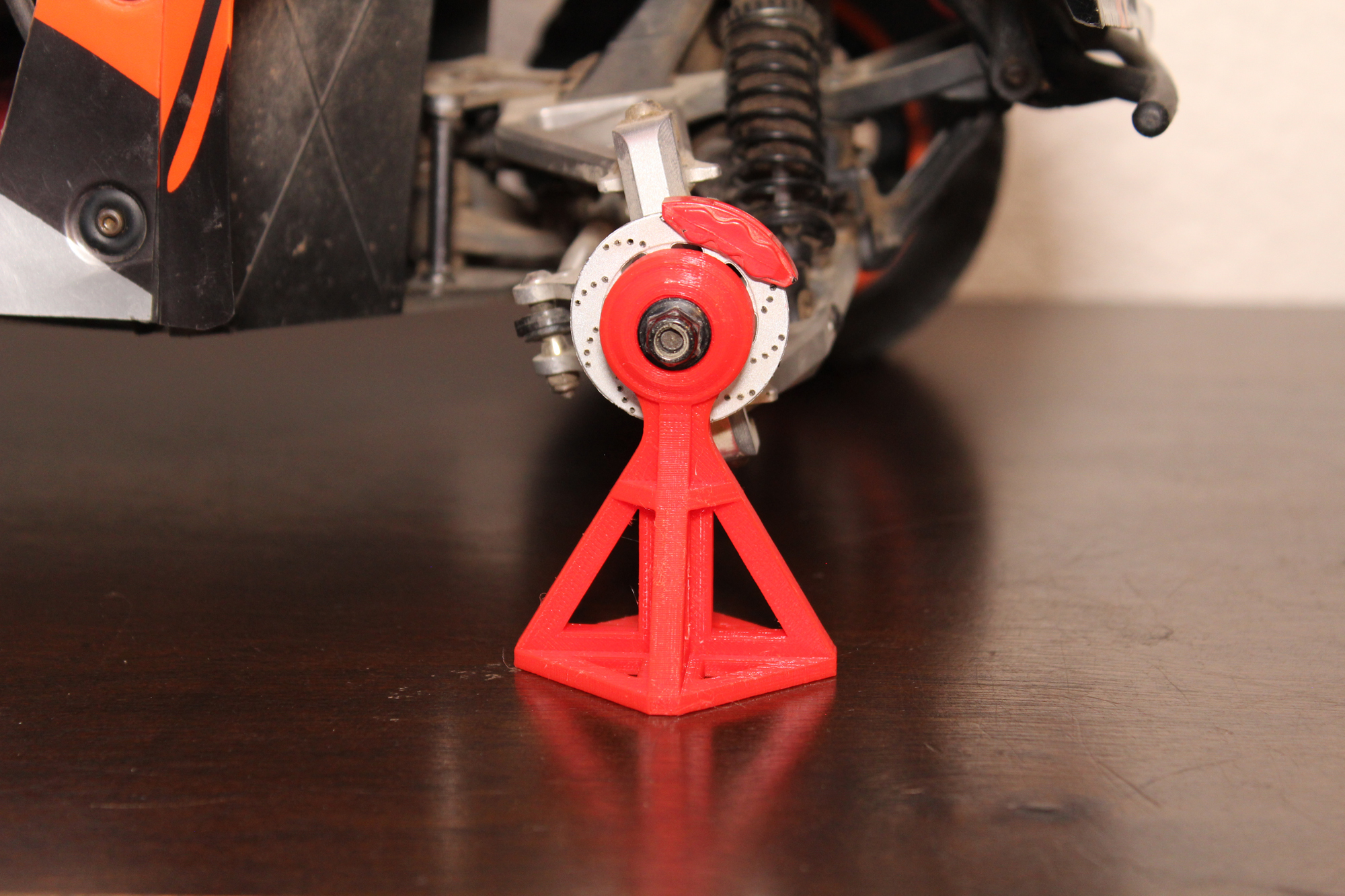 STL file 1/10 RC Hub Jack Stand・3D print model to download・Cults