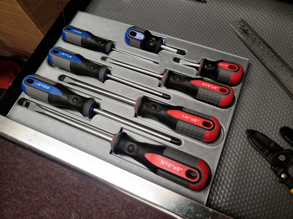 Free 3D file Harbor Freight Screwdriver Holder ( 94607, 36138 )・3D