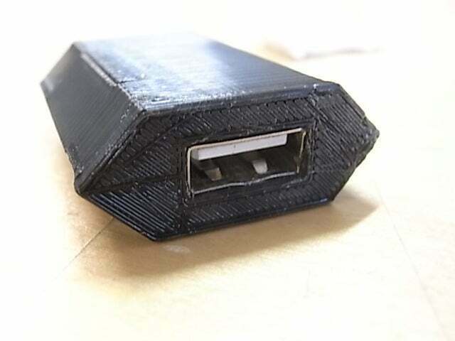Free STL file charger case 📱・3D print design to download・Cults