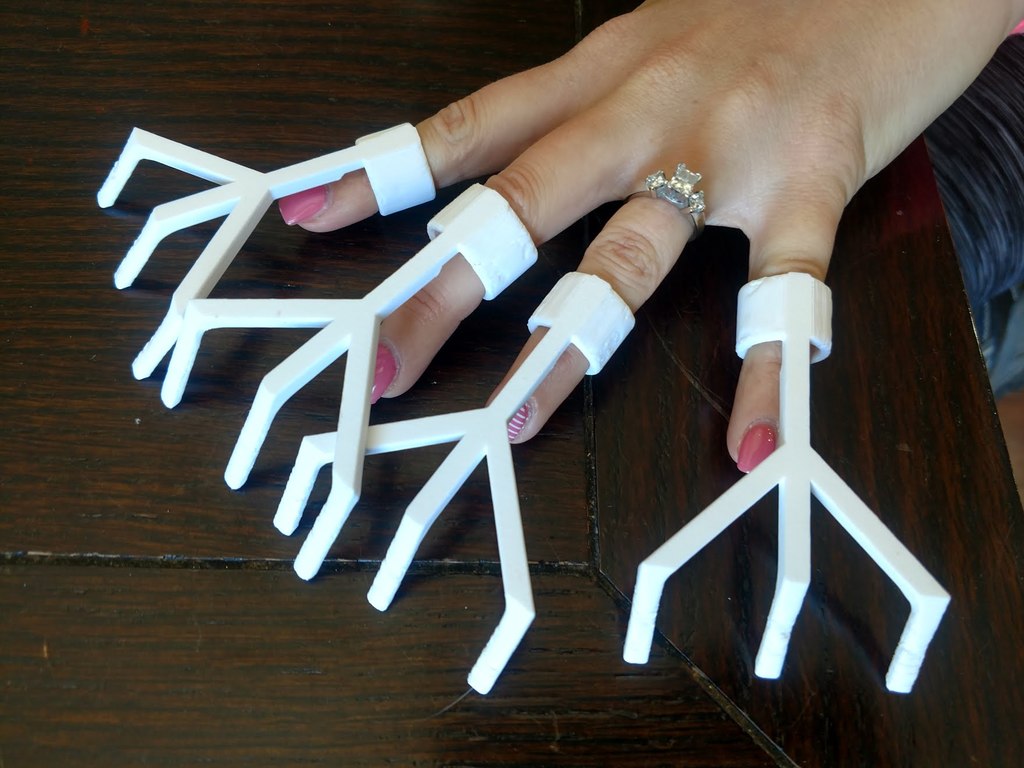 Finger Rakes (Backscratchers) 3D model