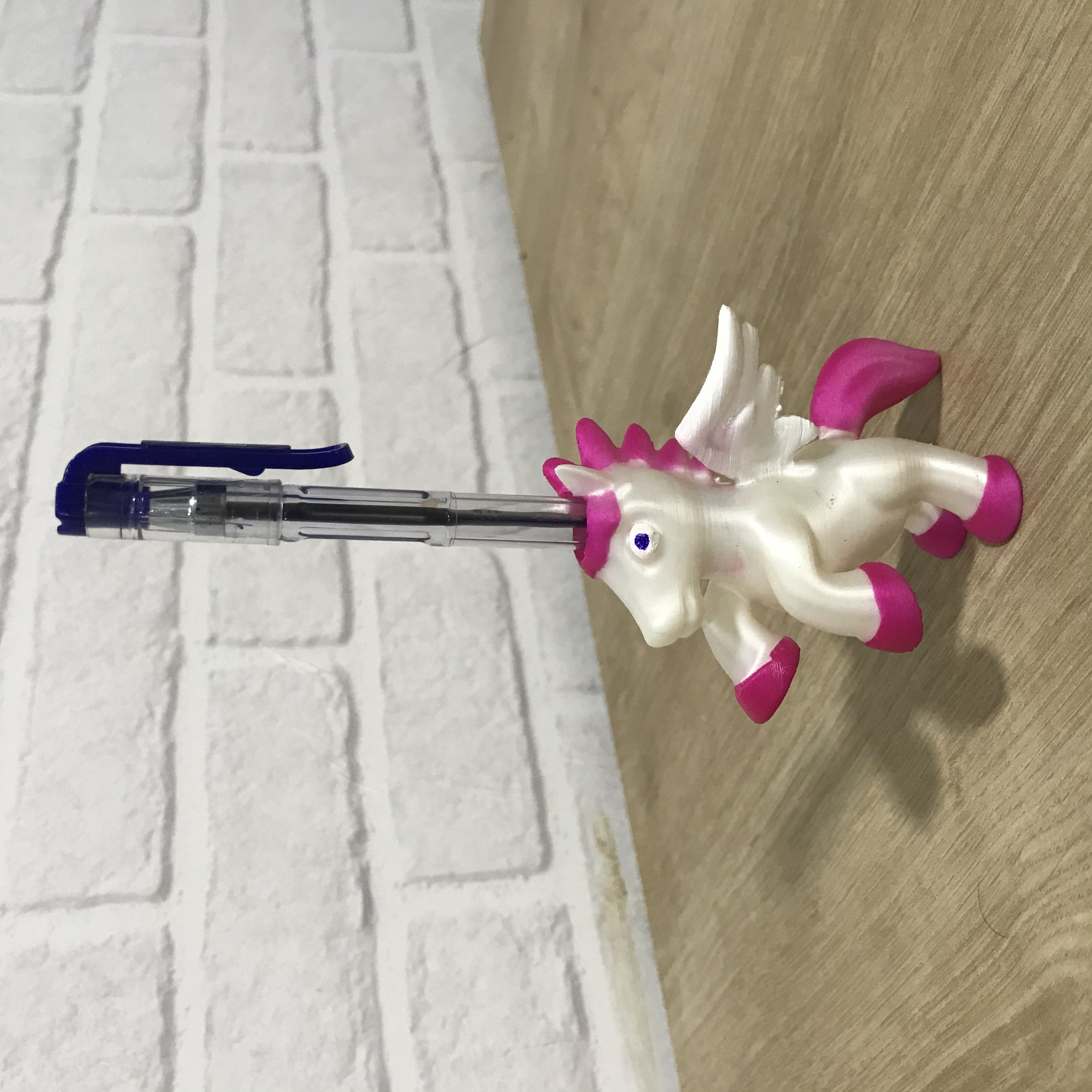 STL file UNICORN PEN / PENCIL HOLDER 🦄・3D printing model to download・Cults