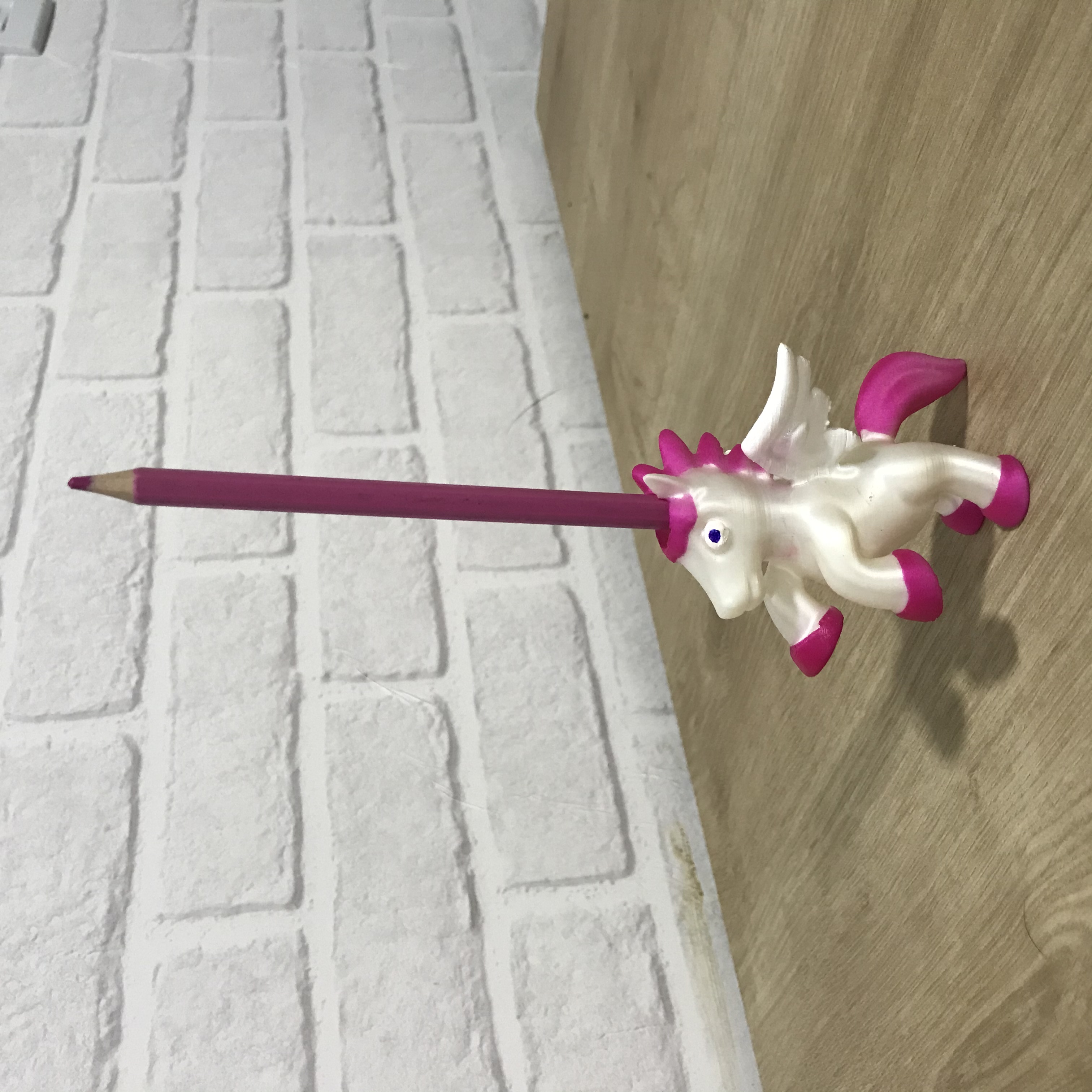 STL file UNICORN PEN / PENCIL HOLDER 🦄・3D printing model to download・Cults