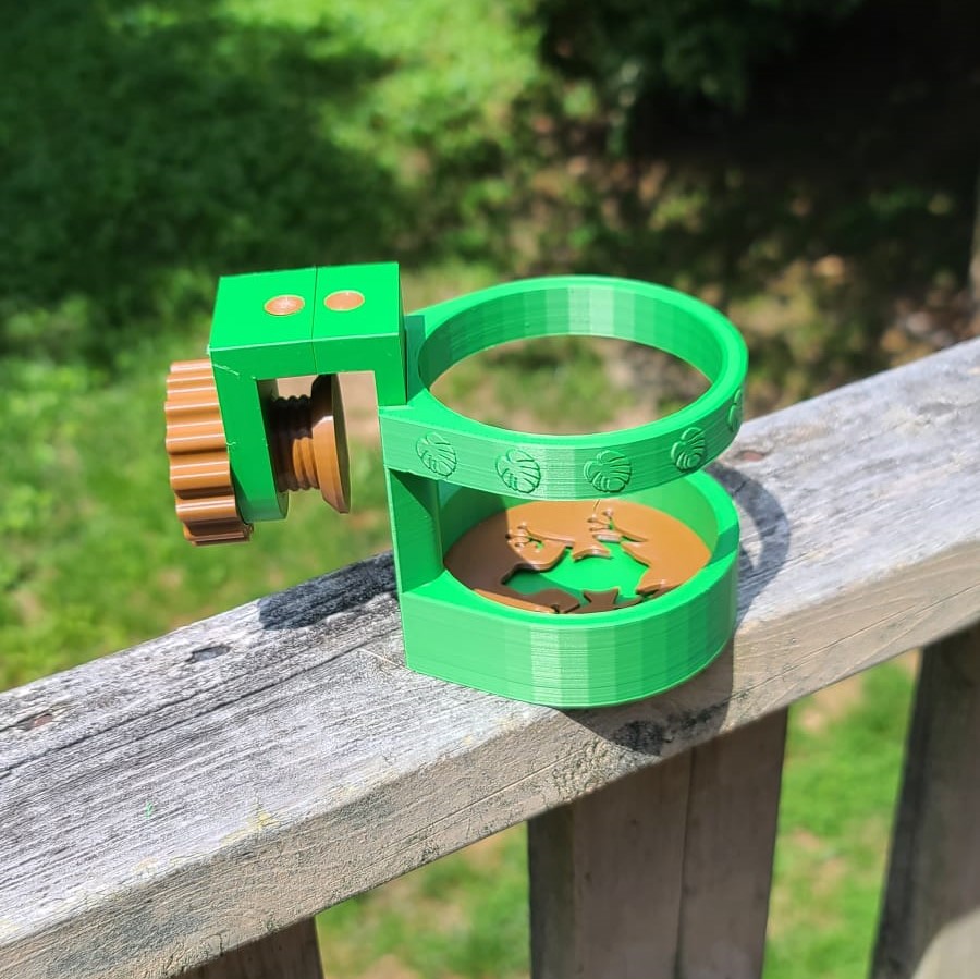 Free 3D file Bedside Water Bottle Holders (Clamped)・3D printable model