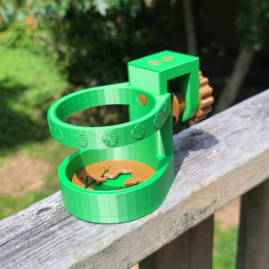 Free 3D file Bedside Water Bottle Holders (Clamped)・3D printable model