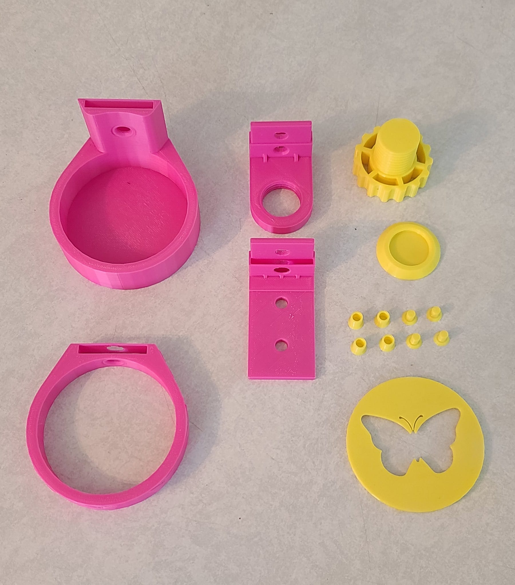 Free 3D file Bedside Water Bottle Holders (Clamped)・3D printable model