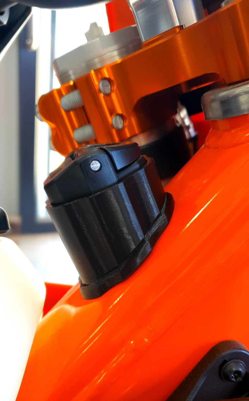 STL file KTM TPI OIL COVER TPU・Design to download and 3D print・Cults