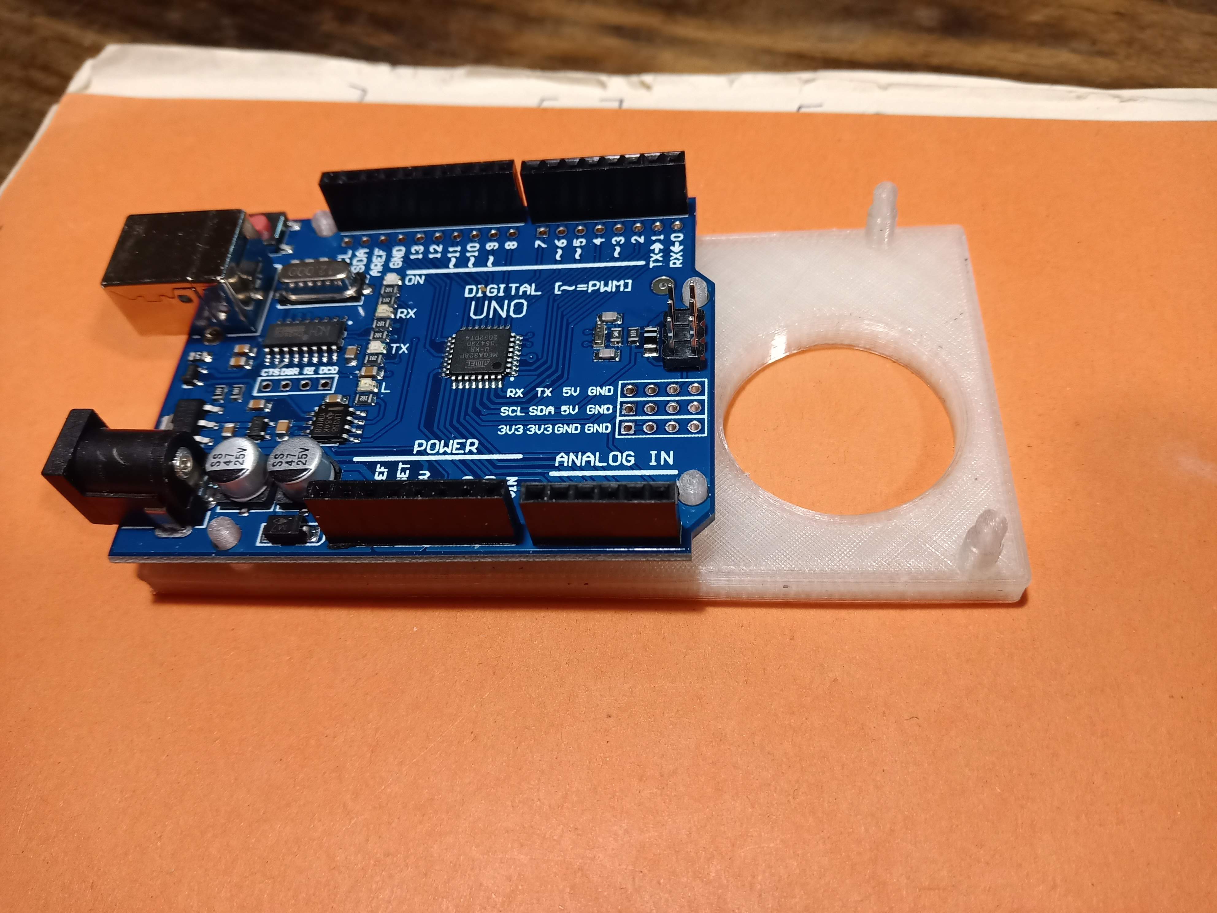 Fichier STL gratuit Support Arduino MEGA-UNO 🔧・Modèle pour impression ...