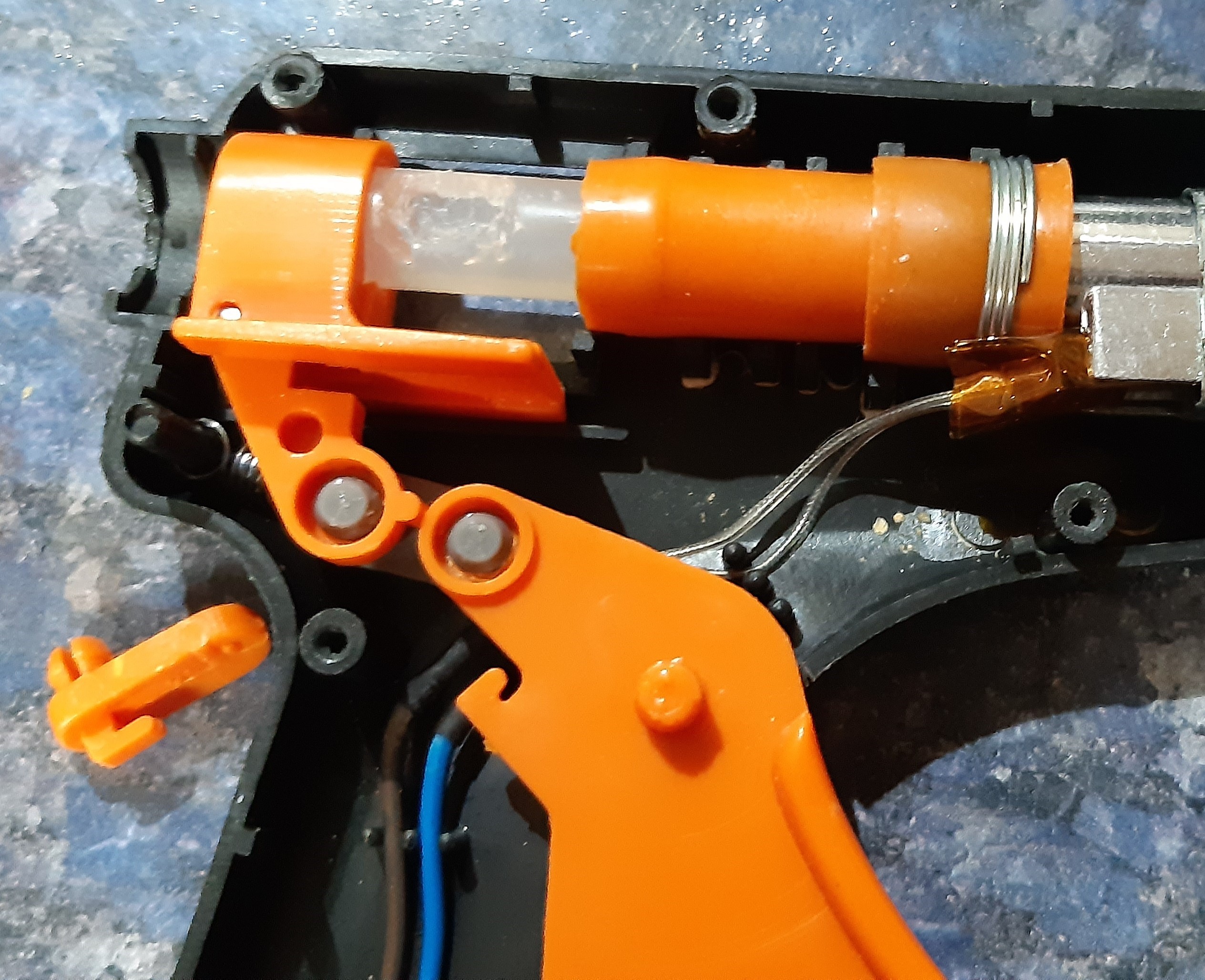 Free STL file Glue Gun Trigger Linkage GG200・3D printable model to