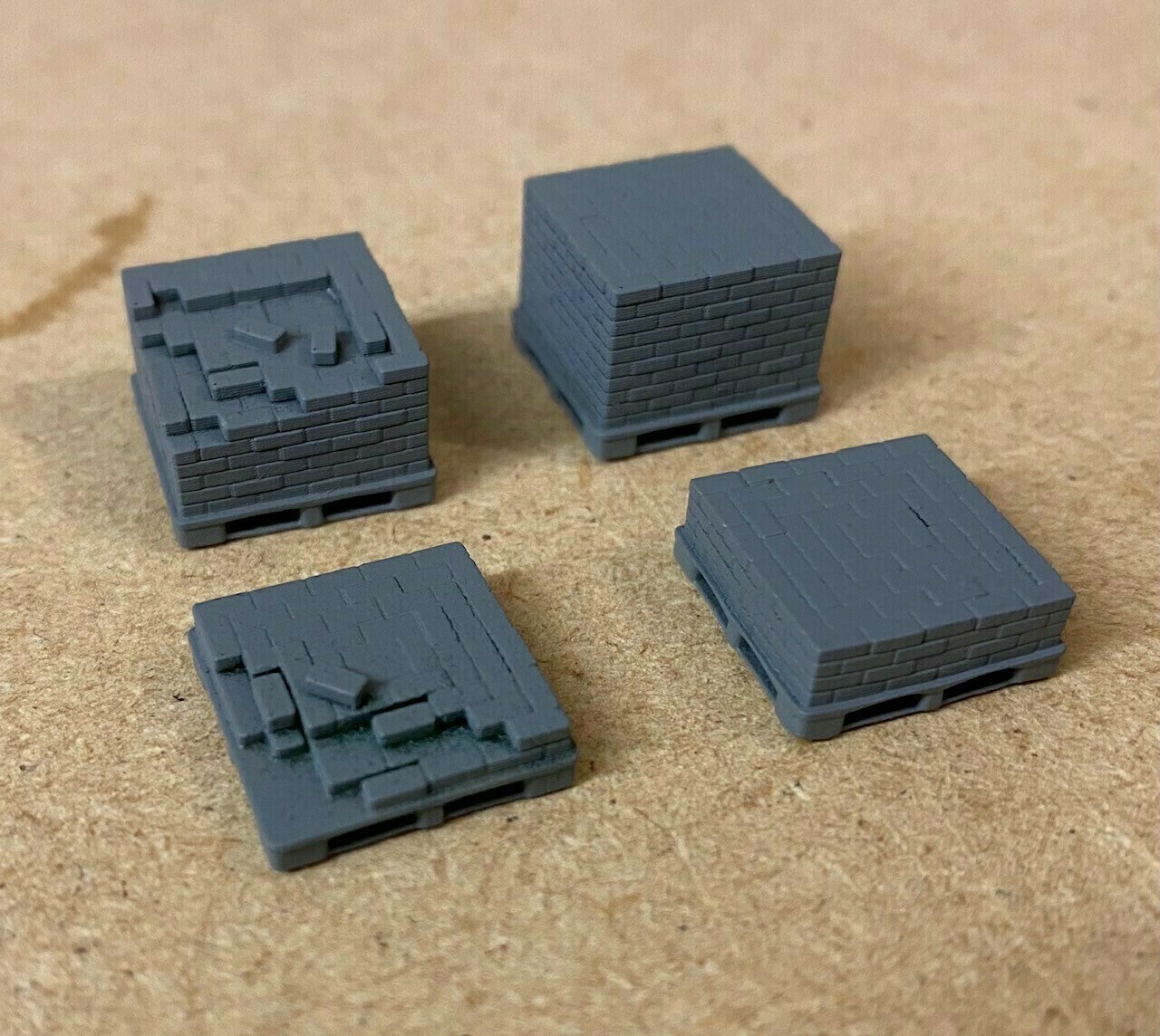 STL file Model Railway Railroad Bricks on a Pallet 🛤️・Template to