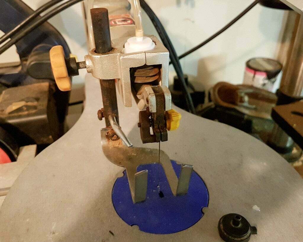 Free STL file Scroll Saw blower / puffer tube replacement fitting・3D