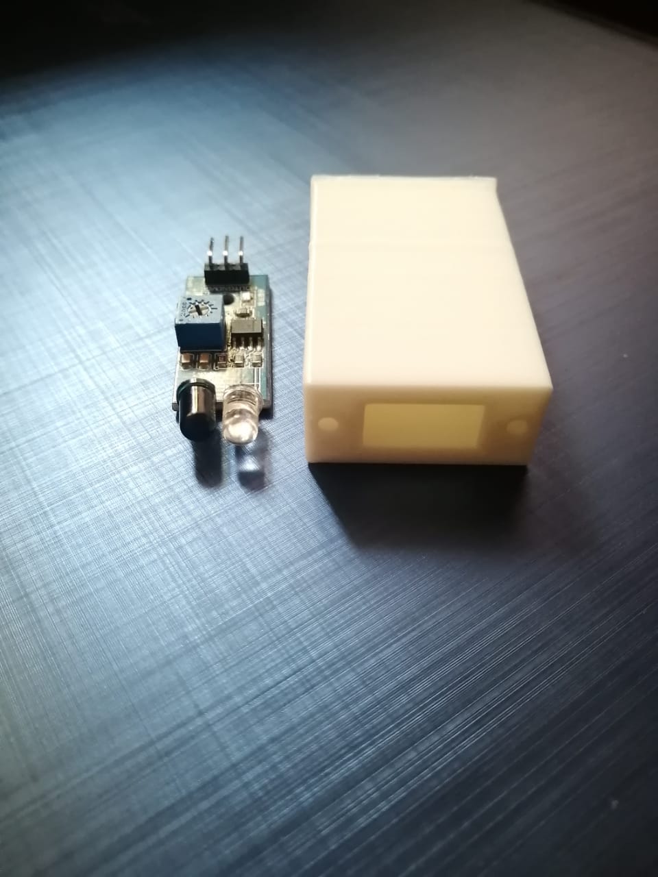 STL file Sensor housing・3D printer model to download・Cults