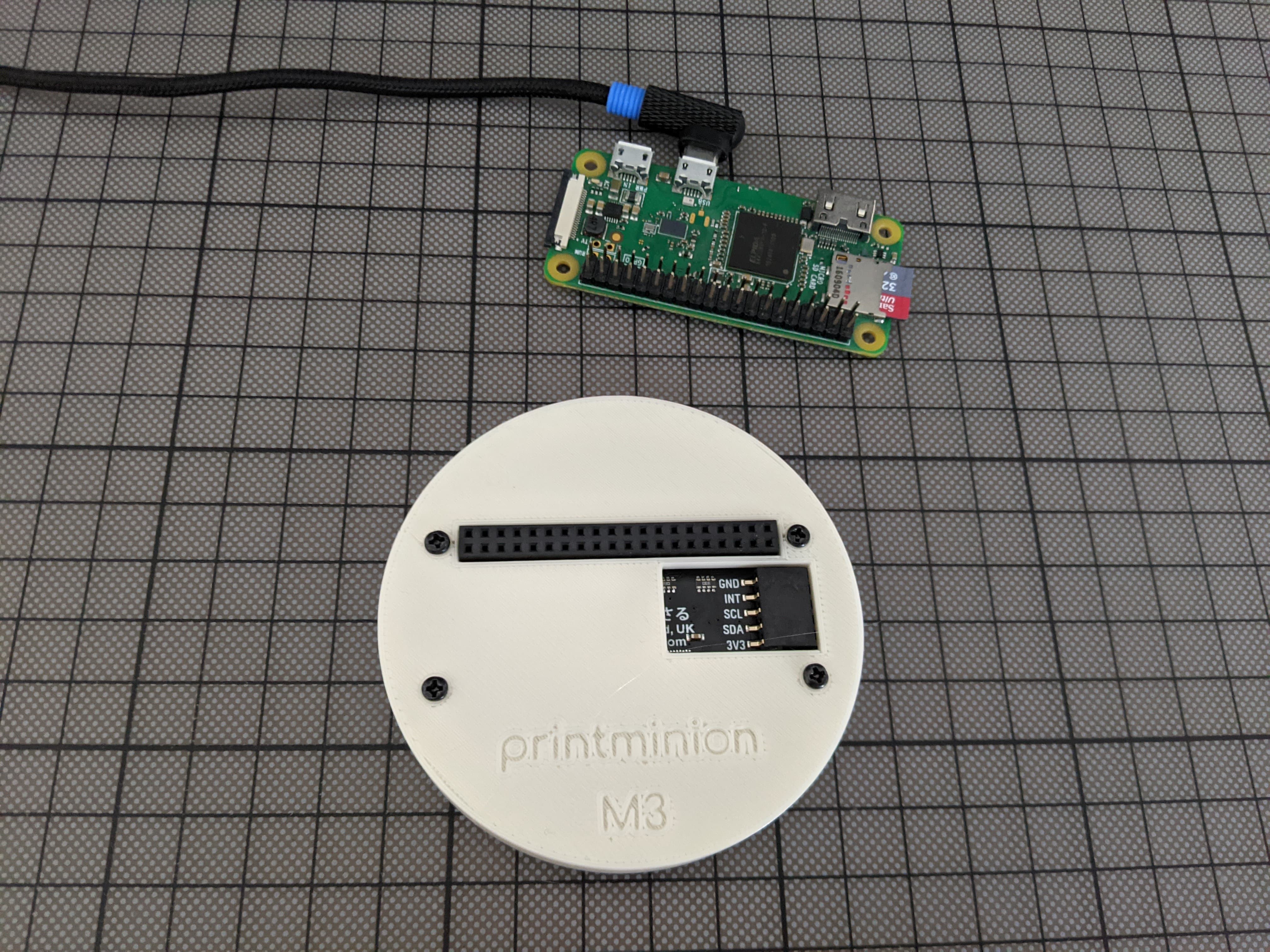 STL file Protector (M3) for pimoroni HyperPixel 2.1 round Touch・3D ...