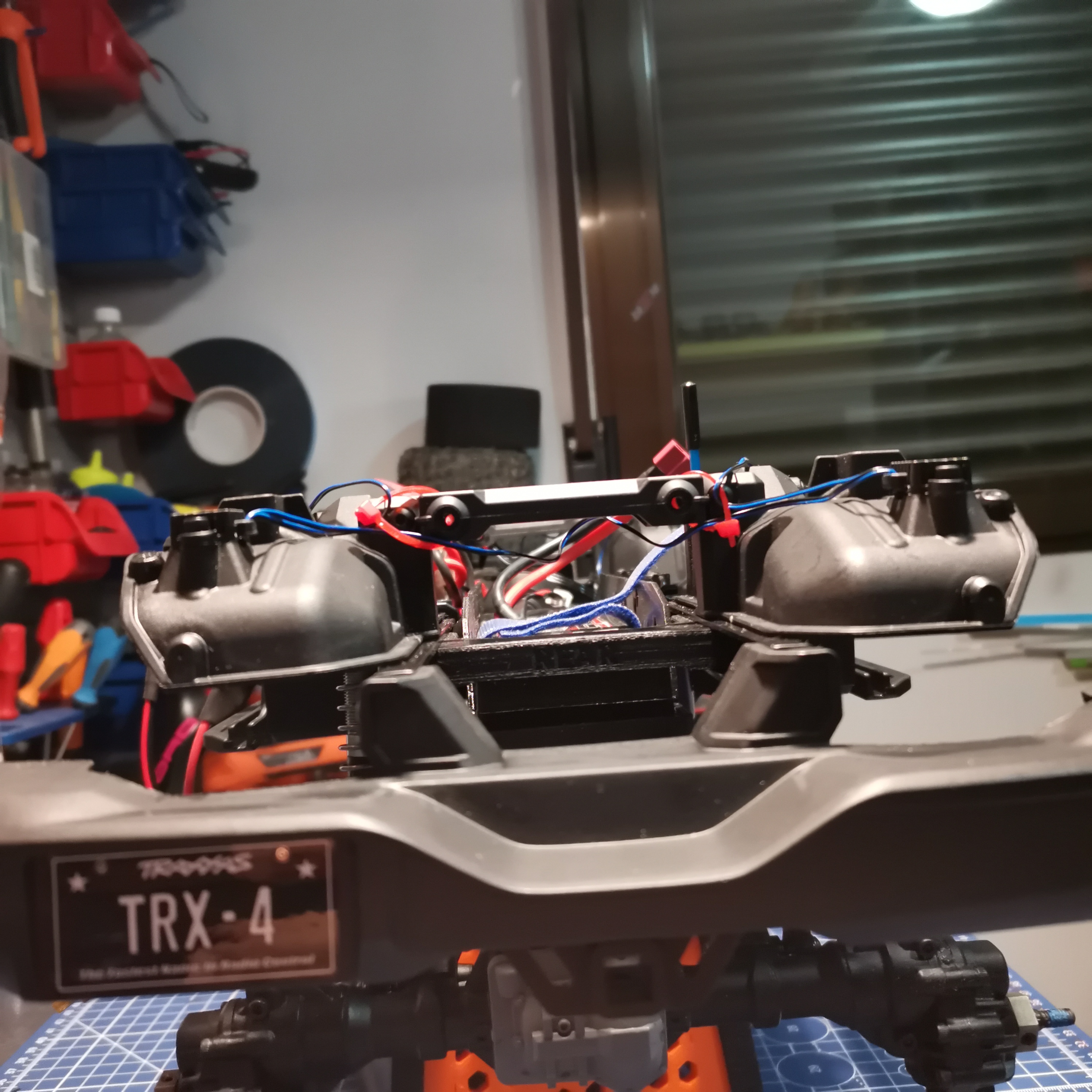 STL file TRX4 battery tray low CG TRX4 for lift kit traxxas・Model to