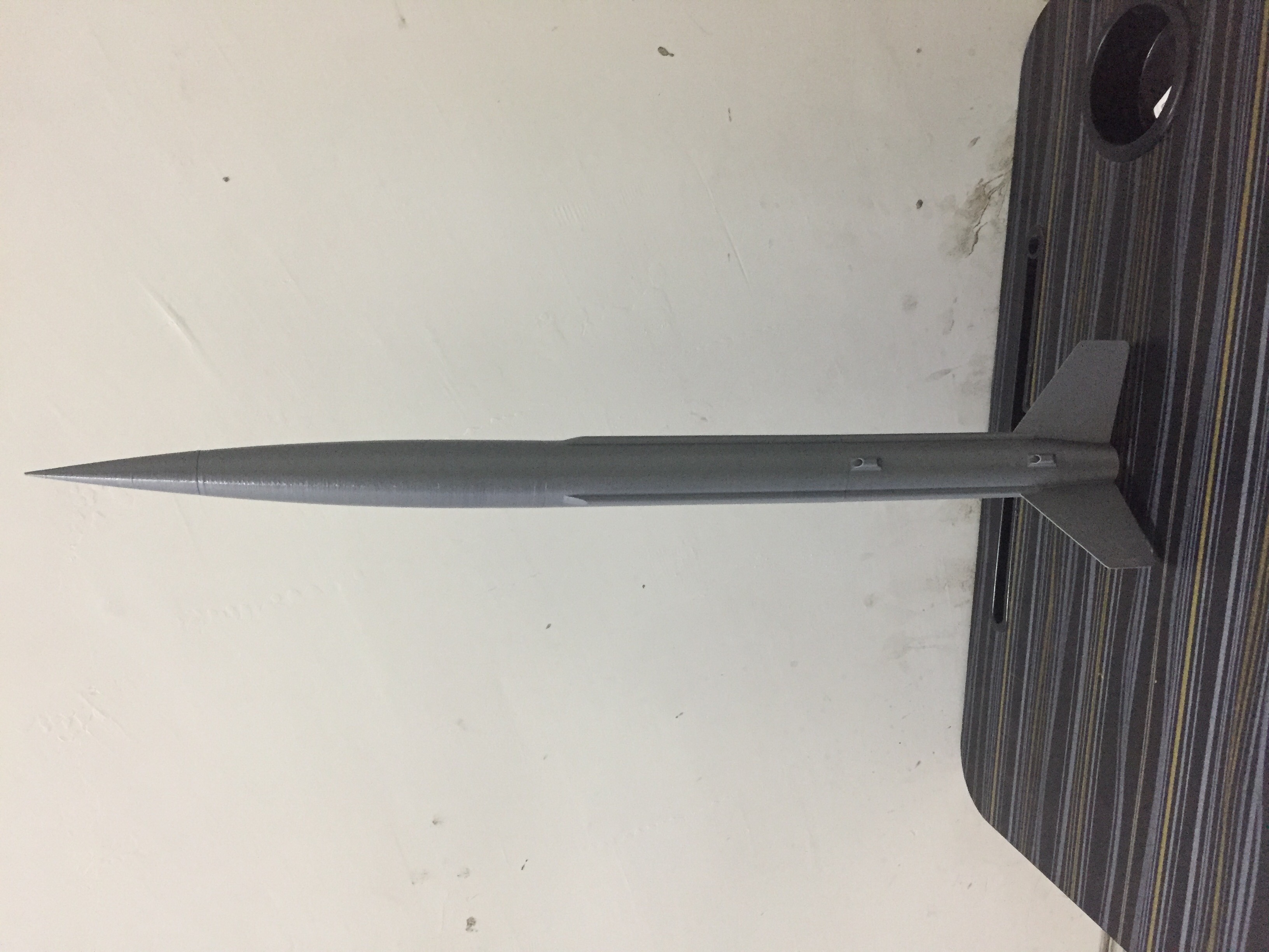 3D-Datei MODELLRAKETE V2 || AERO-RAKETE・3D-druckbares Modell zum ...