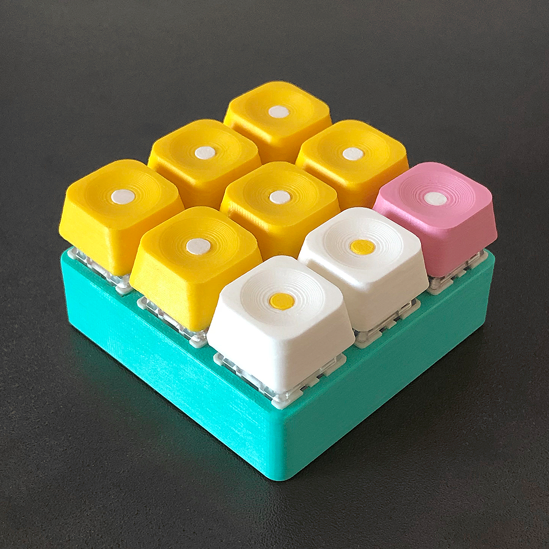 3D file PACK FNAF - 4 KEYCAP 3D KEYBOARD - five nights at freddy's ⌨️・3D printable model to download・Cults
