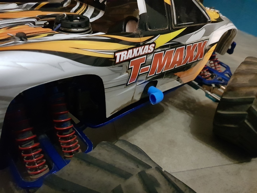 Free 3D file Classic TMaxx 2.5 exhaust deflector・3D printer design to