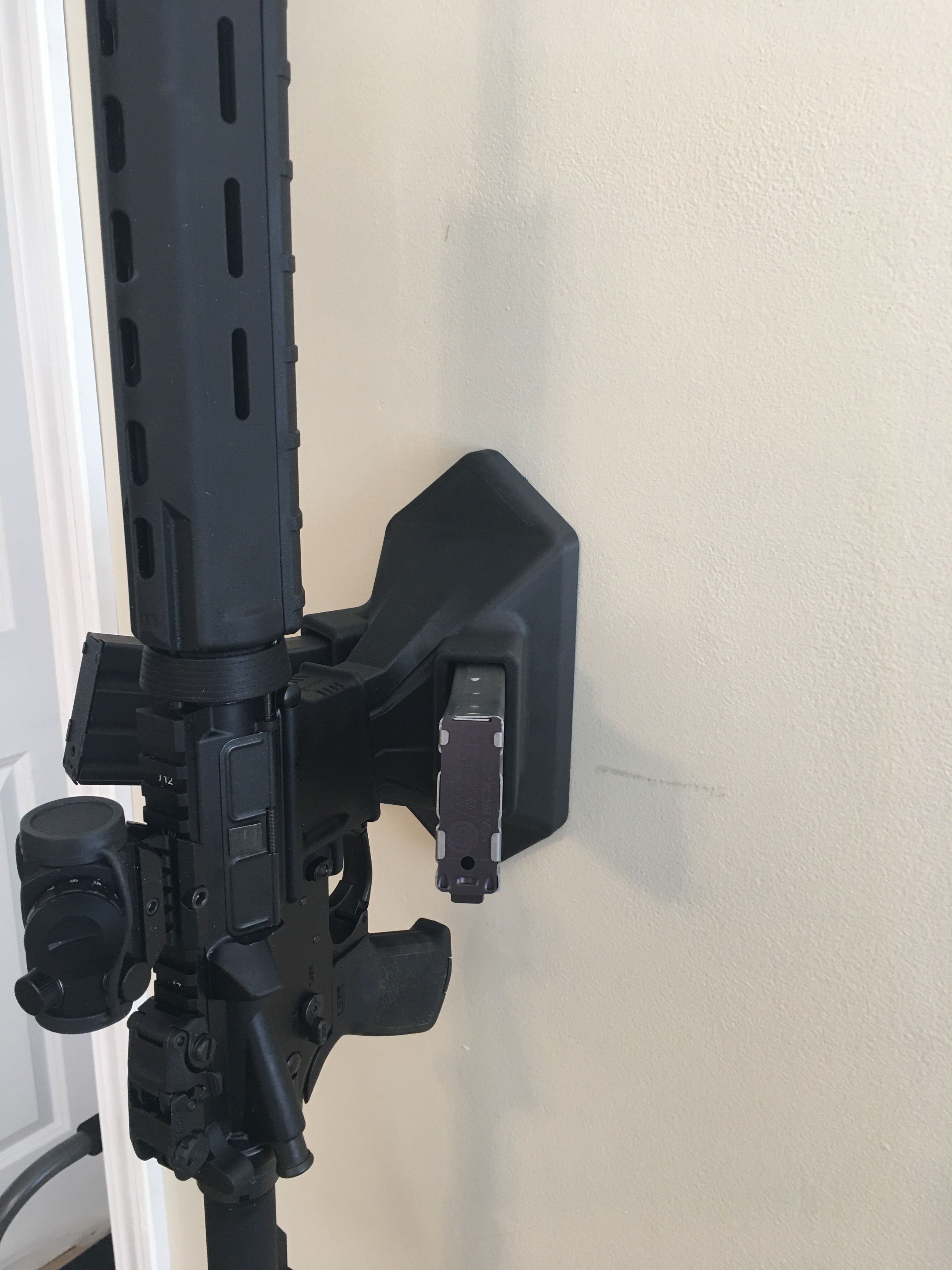 STL file AR15 Wall Mount 📱・3D printing idea to download・Cults