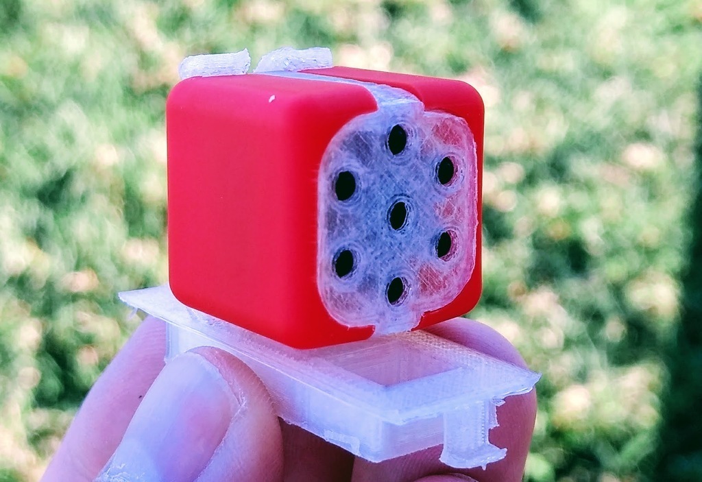 Free 3D file f949 battery cover with integrated sq11 camera clip・Object