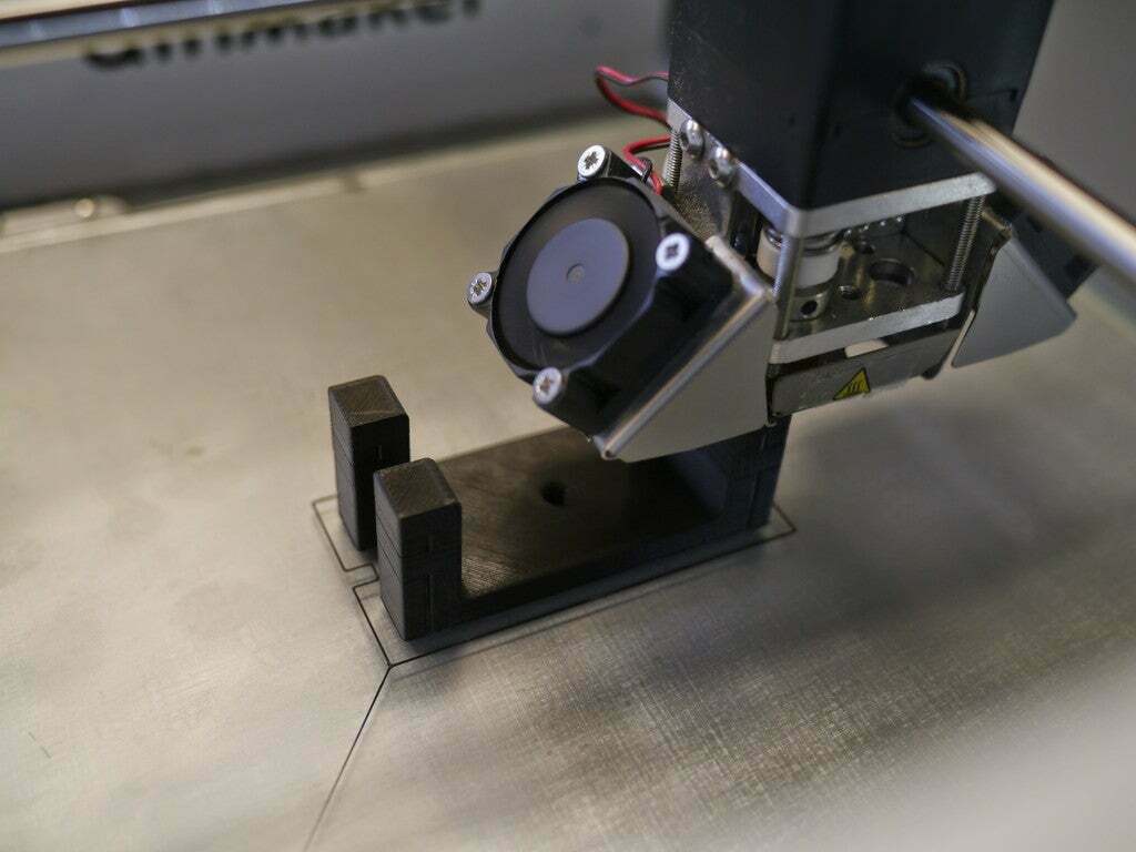 Free STL file Zoom H1 Shock Mount・3D printing model to download・Cults