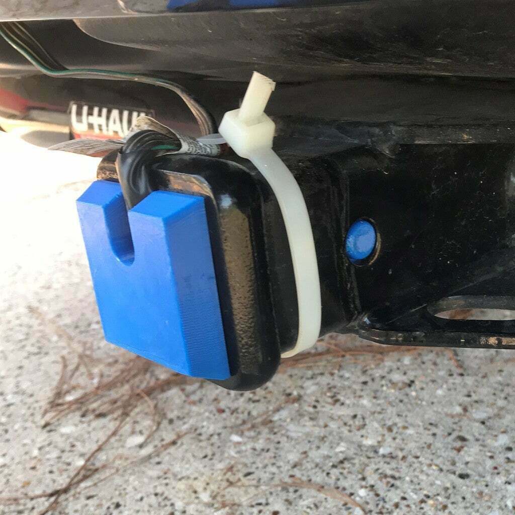 Free STL file 2 Inch Trailer Hitch Receiver Cover With Hole for Wiring