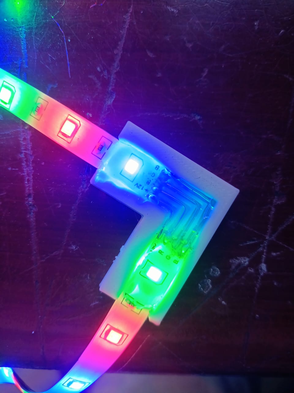 Free STL file 90Âș corner led stripă»Design to download and 3D printă»Cults