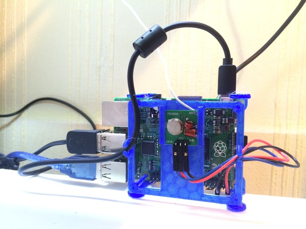 Бесплатный STL файл Raspberry Pi Mount / Case Minimal with RF ...