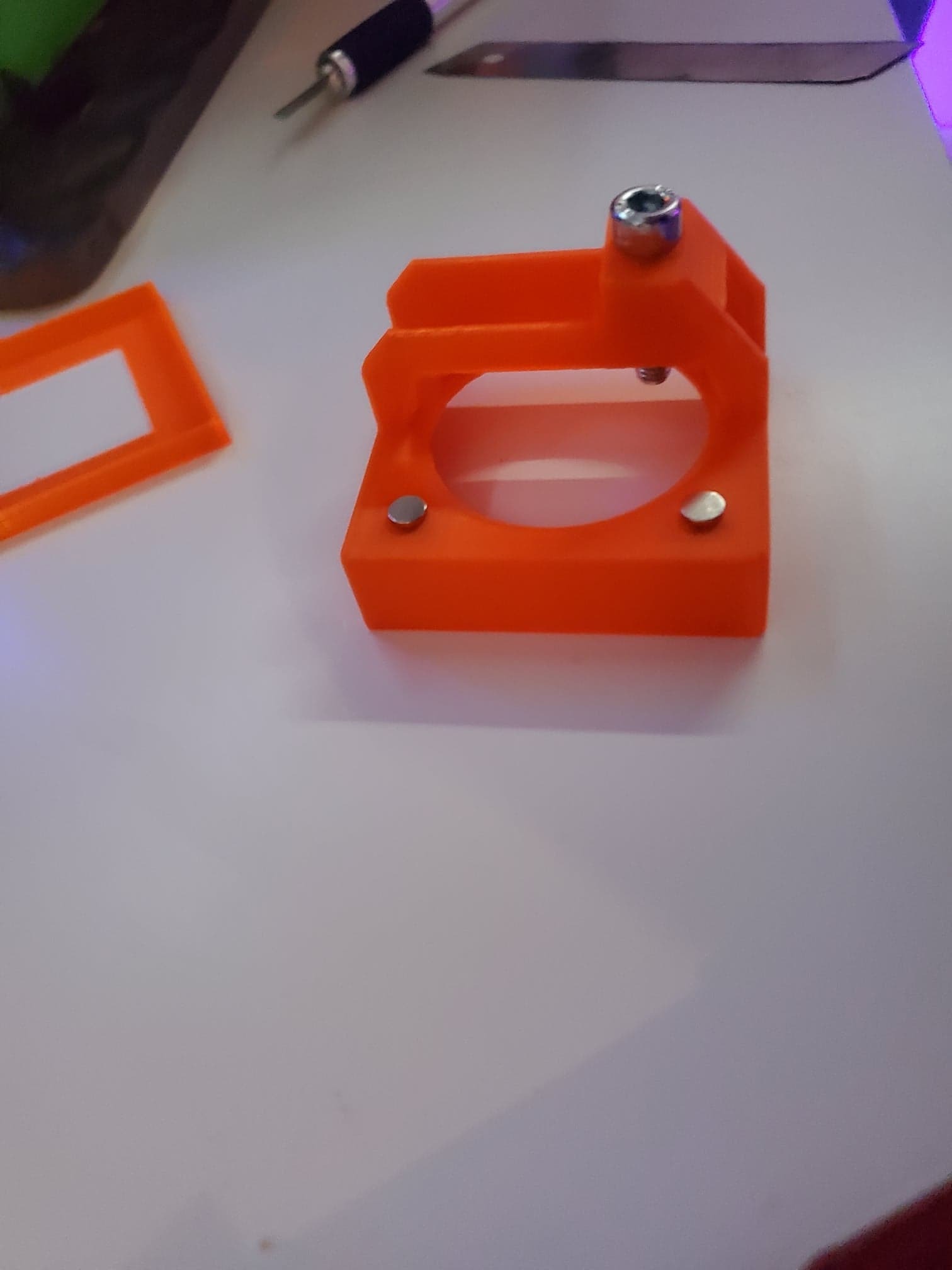 Free STL file ENDER 3 pen holder with printing design to