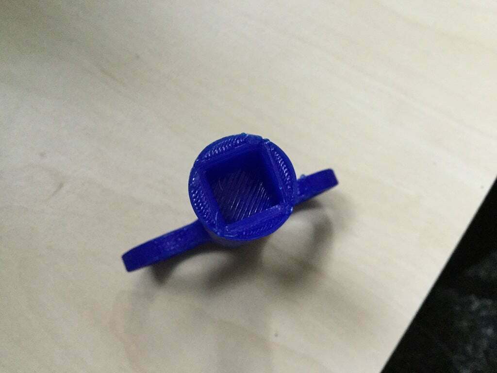 Fichier STL gratuit Clé de Berne / SNCF key / Carré・Modèle imprimable ...