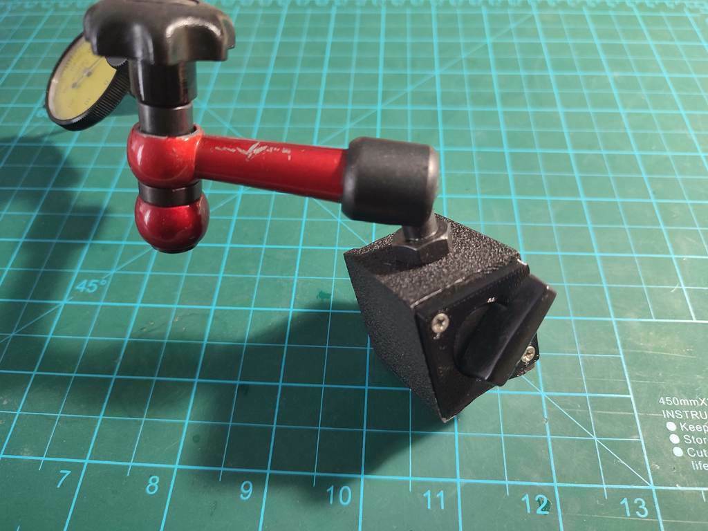 Free 3D file base replacement plate 🧲・3D printer design to