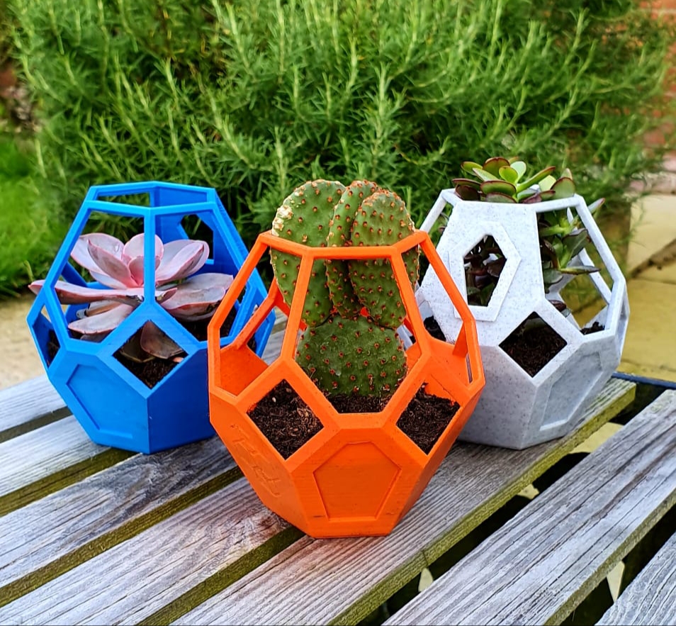 STL file Eco Friendly Modular Succulent and Small Plant Growing Pots