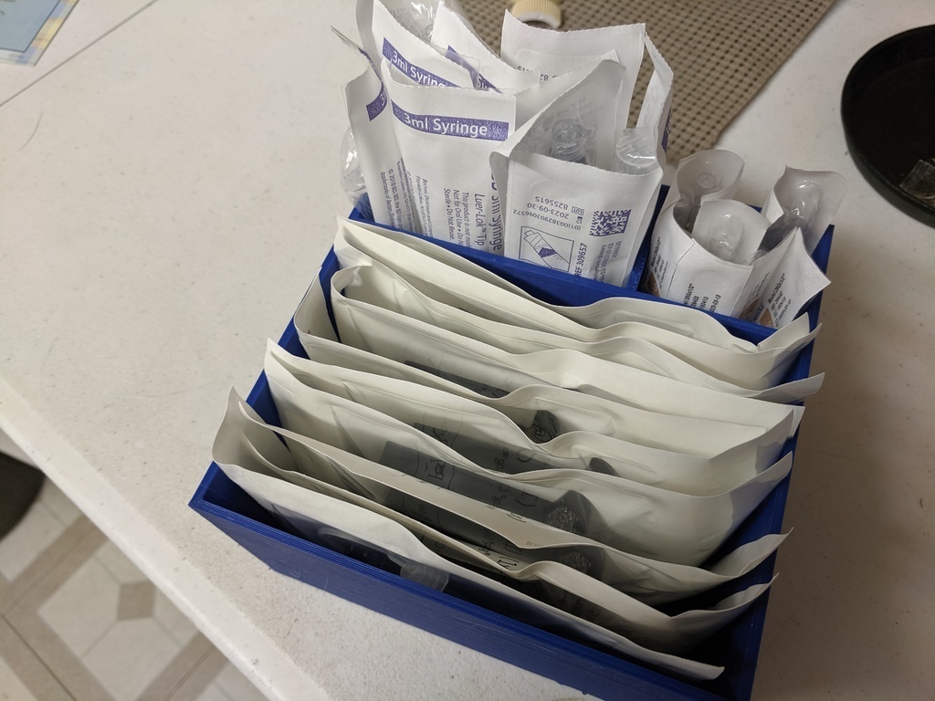 Free 3D file Tandem X2 Cartridges and Syringes Holder・3D print design to download・Cults