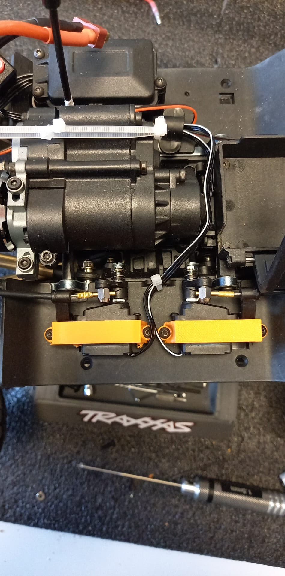 STL file absima sherpa servomount for SRT- T06HV (diff lock )・3D print ...