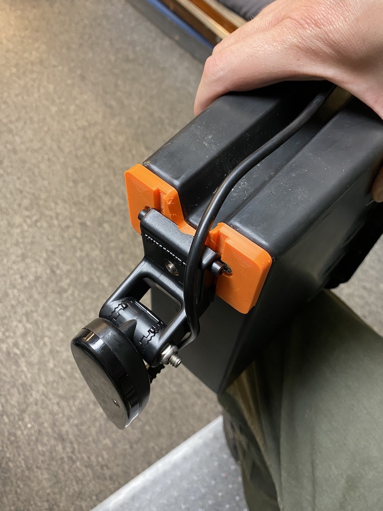 Free 3D file Shearwater Helix Transducer Adapter・3D printing template