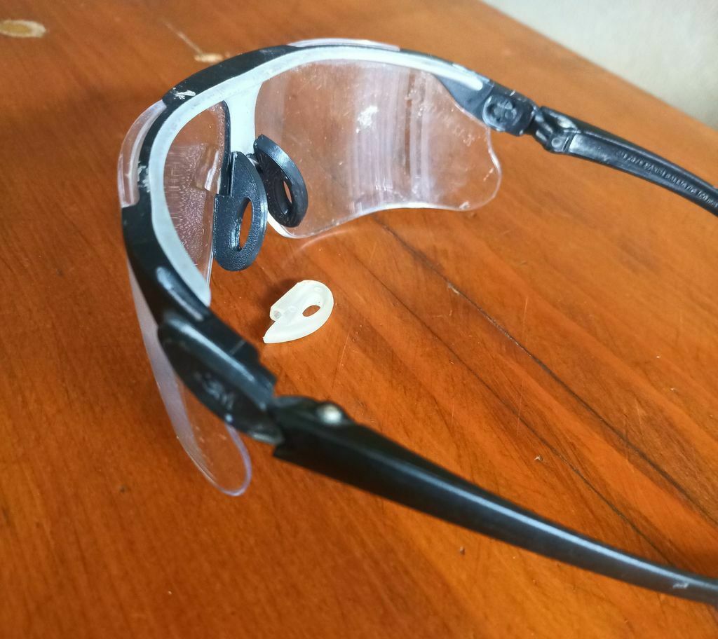 Free 3D file 3M glasses Nose Pad 👓・3D print model to download・Cults